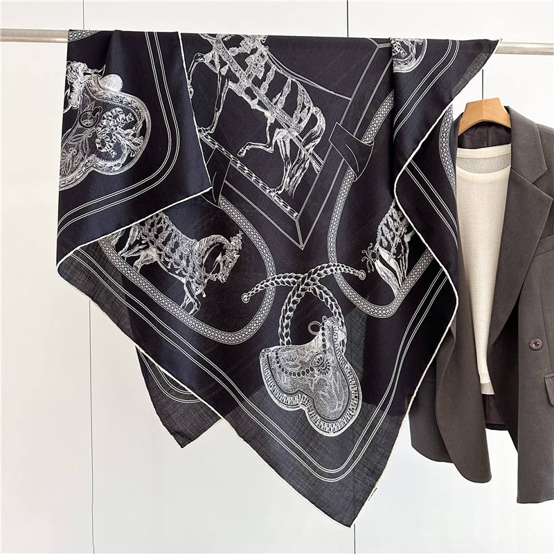 Czarny szalik z mieszanki jedw – Cashmere Scarf recenzja i cena