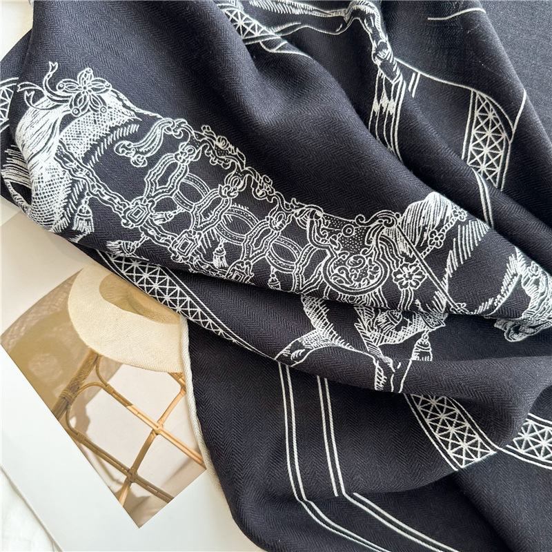 Czarny szalik z mieszanki jedw – Cashmere Scarf recenzja i cena