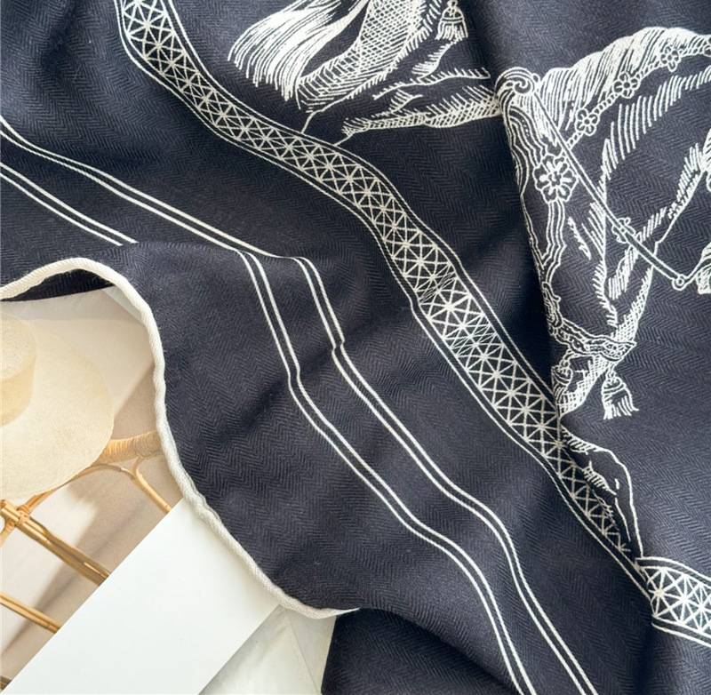 Czarny szalik z mieszanki jedw – Cashmere Scarf recenzja i cena